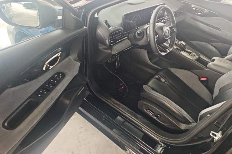 Used GAC Trumpchi EMPOW 2023 400T Automatic R PRO Driver Seat