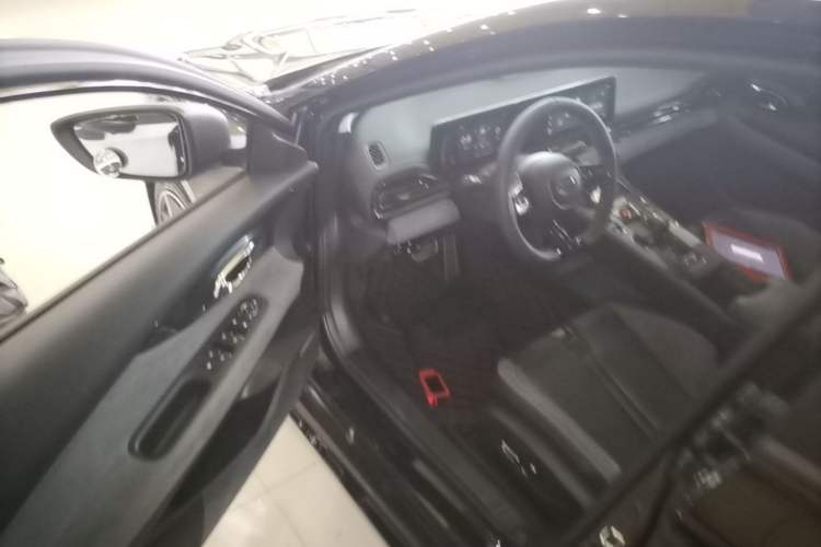 Used GAC Trumpchi EMPOW 2023 400T Automatic R PRO Driver Seat