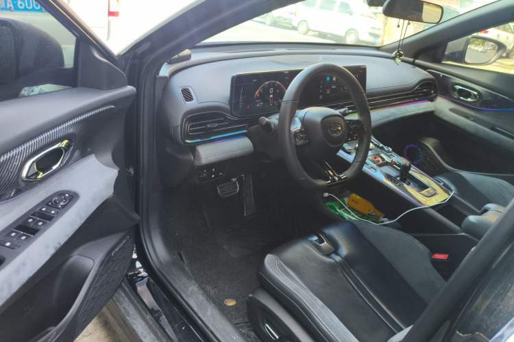 Used GAC Trumpchi EMPOW 2023 400T Automatic R PRO Driver Seat