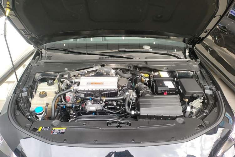 Used GAC Trumpchi EMPOW 2023 400T Automatic R MAX Engine Bay