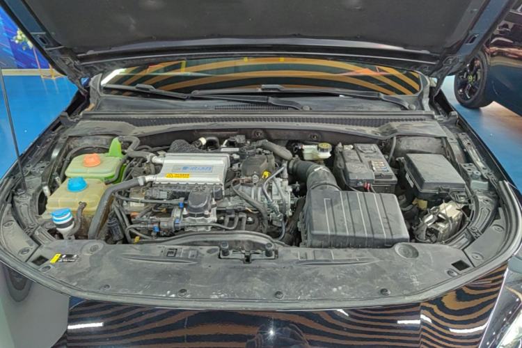 Used GAC Trumpchi EMPOW 2023 270T DCT J15 Version Engine Bay