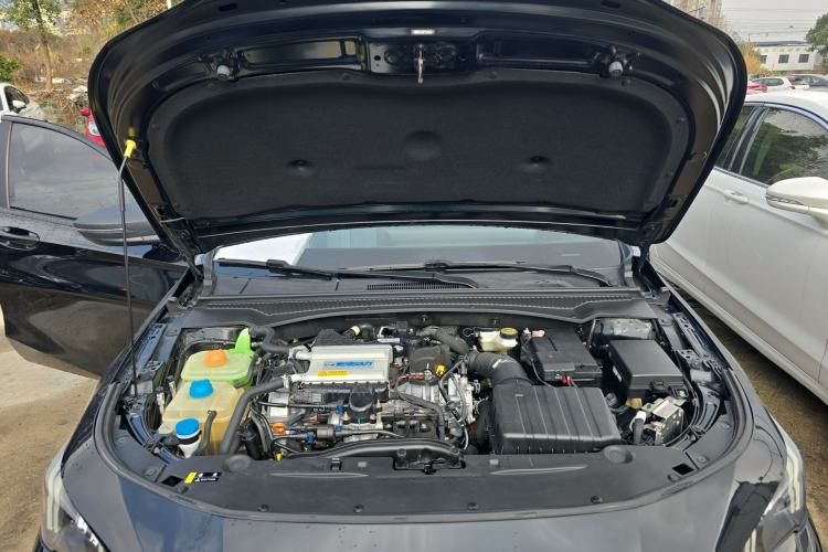 Used GAC Trumpchi EMPOW 2023 270T DCT J15 Version Engine Bay