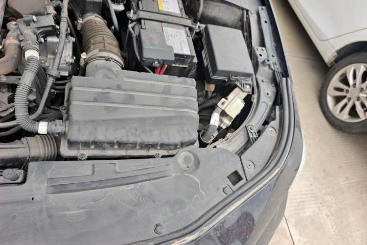 Used GAC Trumpchi EMPOW 2023 400T Automatic R PRO Engine Bay Left