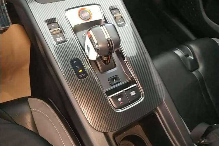 Used GAC Trumpchi EMPOW 2023 400T Automatic R MAX Gear Lever
