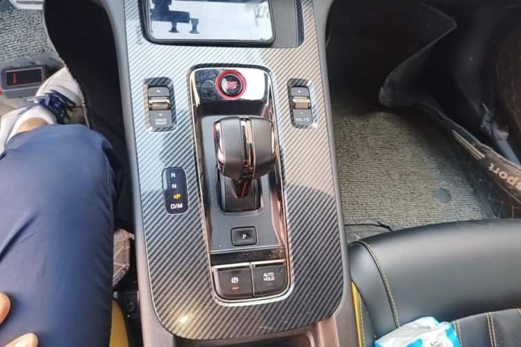 Used GAC Trumpchi EMPOW 2023 270T DCT J16 Version Gear Lever