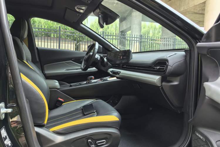 Used GAC Trumpchi EMPOW 2023 270T DCT J16 Version Interior 10