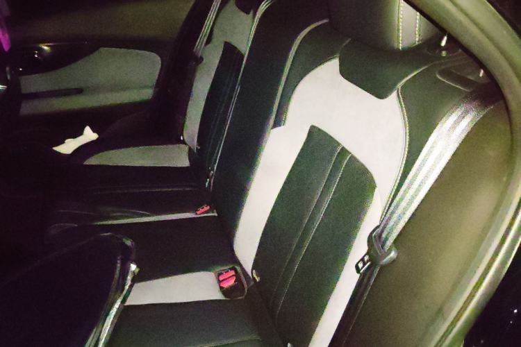 Used GAC Trumpchi EMPOW 2023 400T Automatic R PRO Interior 4