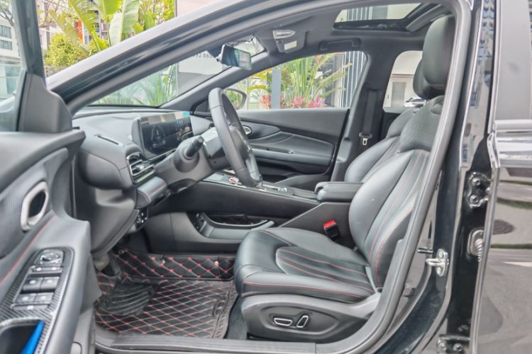 Used GAC Trumpchi EMPOW 2023 Shadow Leopard H High-Energy Hybrid Edition Interior 6