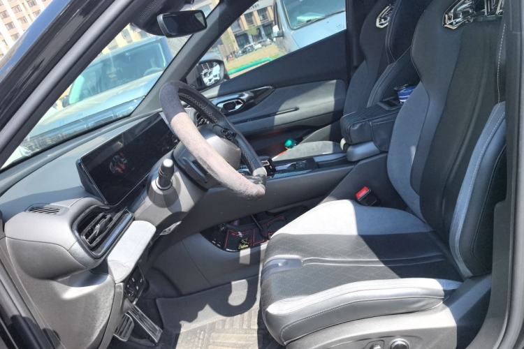 Used GAC Trumpchi EMPOW 2023 400T Automatic R MAX Left Front Seat