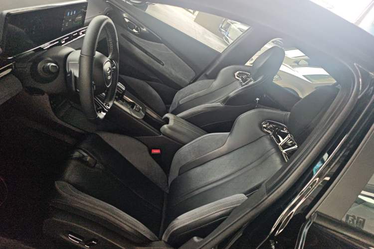 Used GAC Trumpchi EMPOW 2023 400T Automatic R PRO Left Front Seat