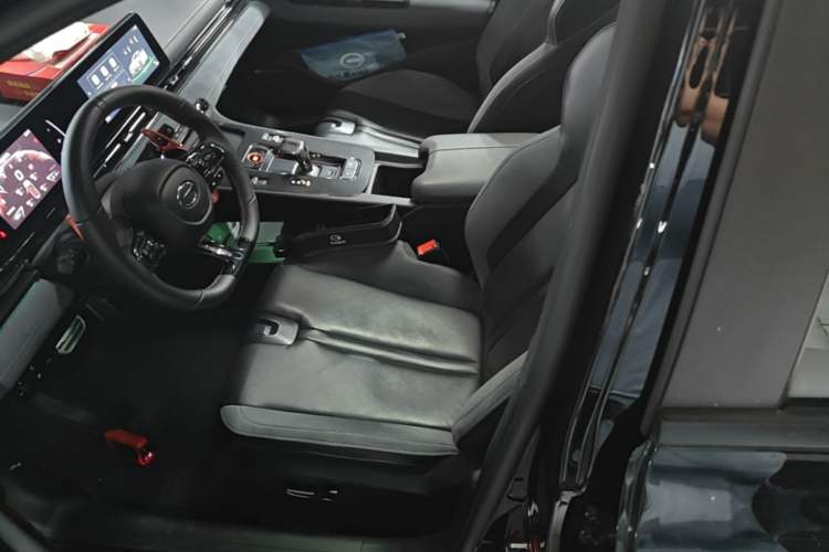 Used GAC Trumpchi EMPOW 2023 400T Automatic R PRO Left Front Seat