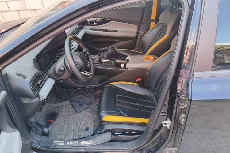 Used GAC Trumpchi EMPOW 2023 270T DCT J16 Version Left Front Seat