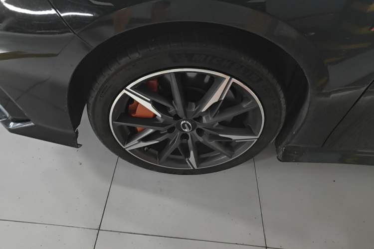 Used GAC Trumpchi EMPOW 2023 400T Automatic R PRO Left Front Wheel Hub