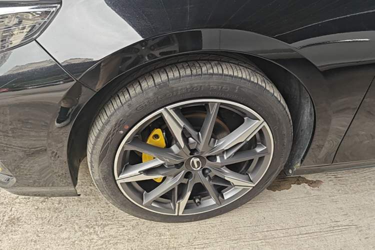 Used GAC Trumpchi EMPOW 2023 270T DCT J15 Version Left Front Wheel Hub