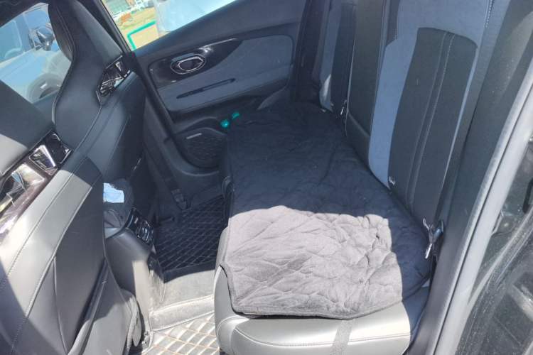 Used GAC Trumpchi EMPOW 2023 400T Automatic R MAX Left Rear Seat