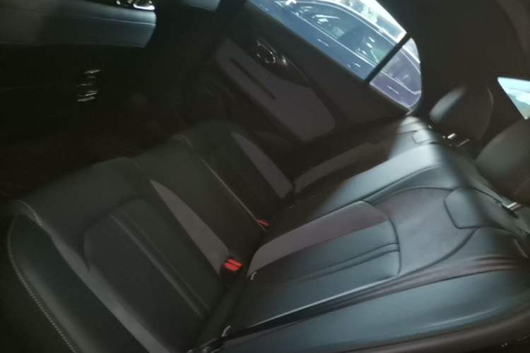 Used GAC Trumpchi EMPOW 2023 400T Automatic R PRO Left Rear Seat