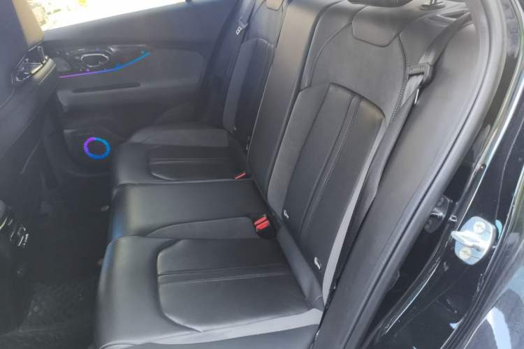 Used GAC Trumpchi EMPOW 2023 400T Automatic R PRO Left Rear Seat