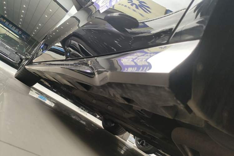 Used GAC Trumpchi EMPOW 2023 400T Automatic R MAX Left Side Sill
