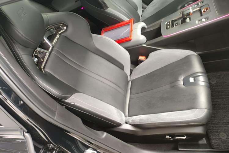 Used GAC Trumpchi EMPOW 2023 400T Automatic R MAX Right Front Seat