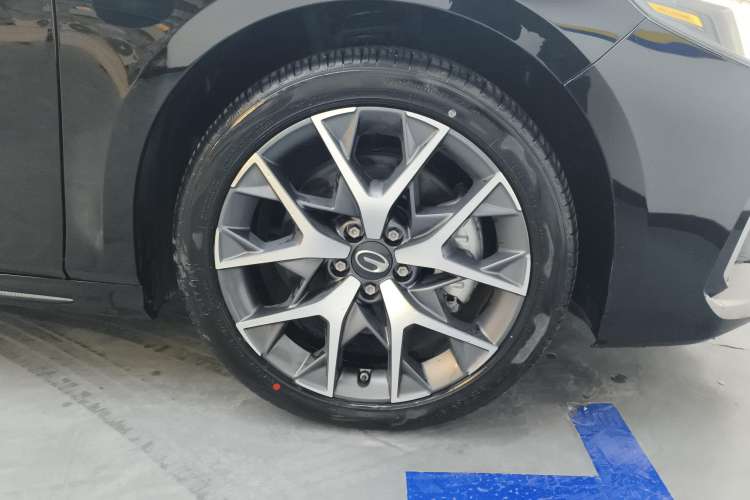 Used GAC Trumpchi EMPOW 2023 Shadow Leopard H Smart Hybrid Edition Right Front Wheel Hub