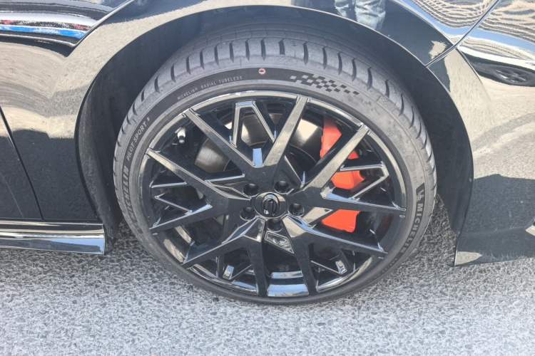 Used GAC Trumpchi EMPOW 2023 400T Automatic R MAX Right Front Wheel Hub