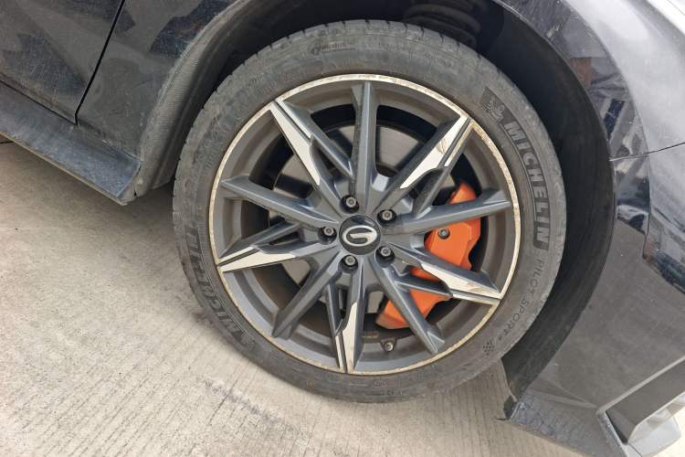 Used GAC Trumpchi EMPOW 2023 400T Automatic R PRO Right Front Wheel Hub