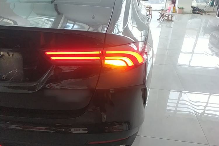 Used GAC Trumpchi EMPOW 2023 Shadow Leopard H High-Energy Hybrid Edition Right Rear Taillight
