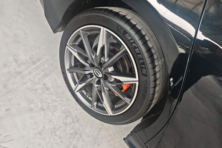 Used GAC Trumpchi EMPOW 2023 400T Automatic R PRO Right Rear Wheel Hub