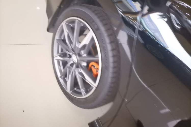 Used GAC Trumpchi EMPOW 2023 400T Automatic R PRO Right Rear Wheel Hub
