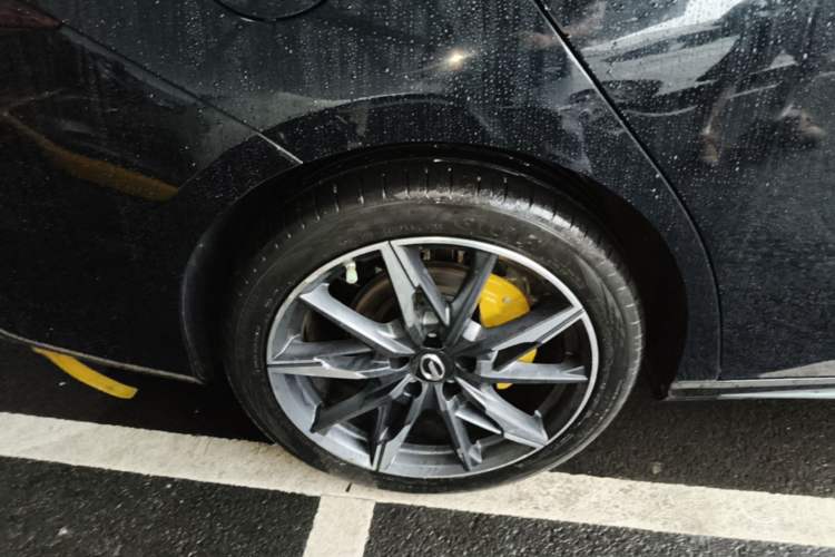 Used GAC Trumpchi EMPOW 2023 270T DCT J15 Version Right Rear Wheel Hub