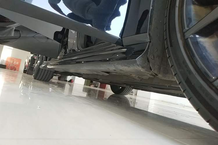 Used GAC Trumpchi EMPOW 2023 400T Automatic R MAX Right Side Sill