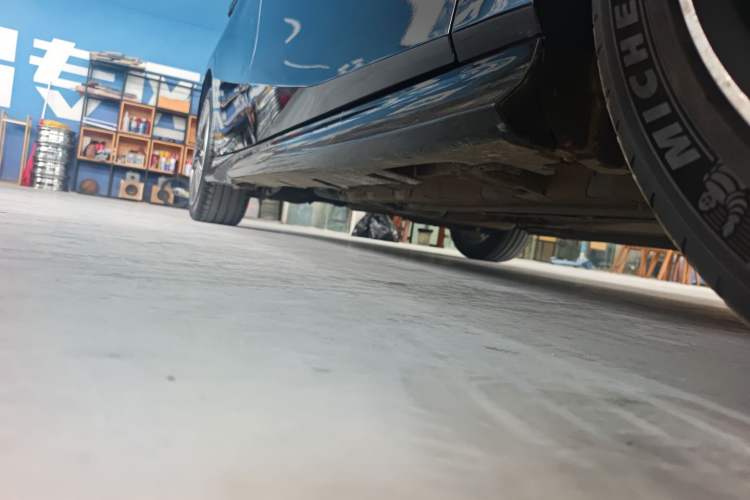 Used GAC Trumpchi EMPOW 2023 400T Automatic R PRO Right Side Sill