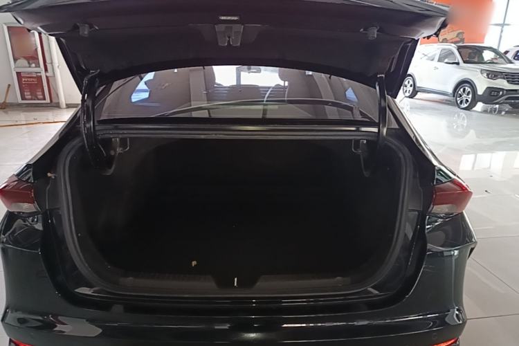 Used GAC Trumpchi EMPOW 2023 270T DCT J15 Version Trunk