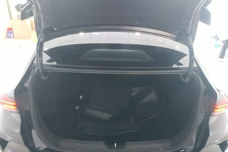 Used GAC Trumpchi EMPOW 2023 400T Automatic R MAX Trunk