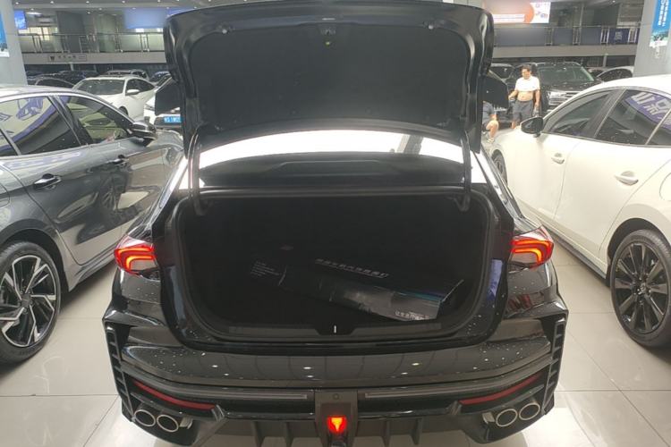 Used GAC Trumpchi EMPOW 2023 400T Automatic R MAX Trunk