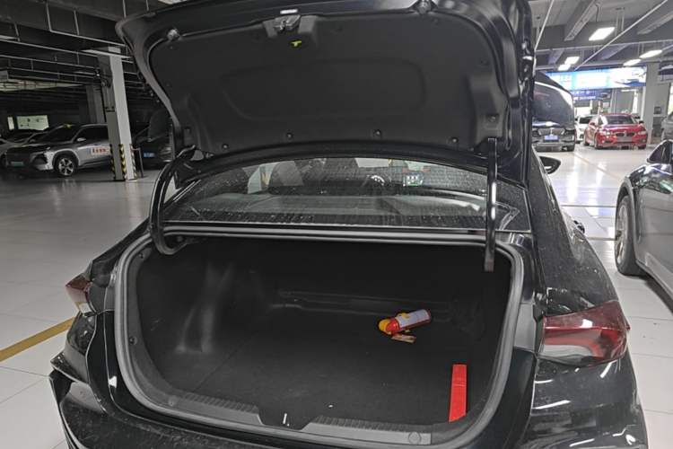 Used GAC Trumpchi EMPOW 2023 400T Automatic R PRO Trunk