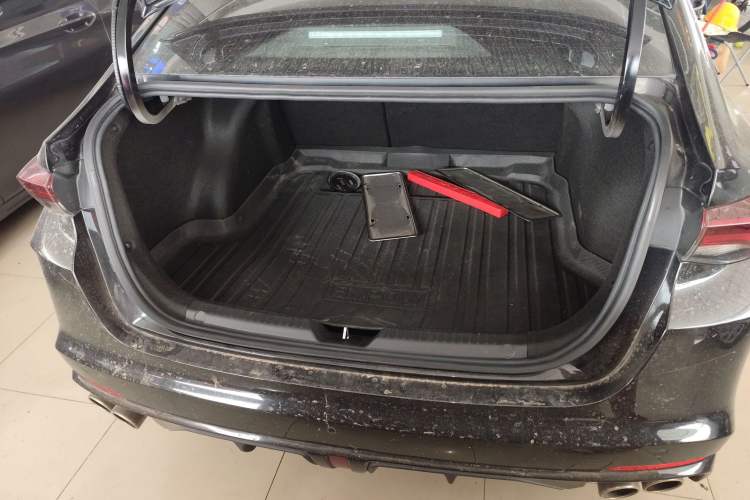 Used GAC Trumpchi EMPOW 2023 270T DCT J16 Version Trunk
