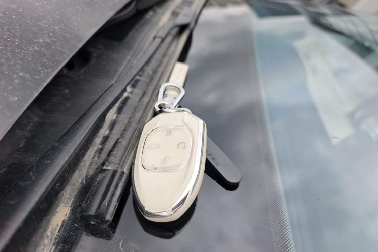 Used GAC Trumpchi EMPOW 2023 400T Automatic R PRO Vehicle Key