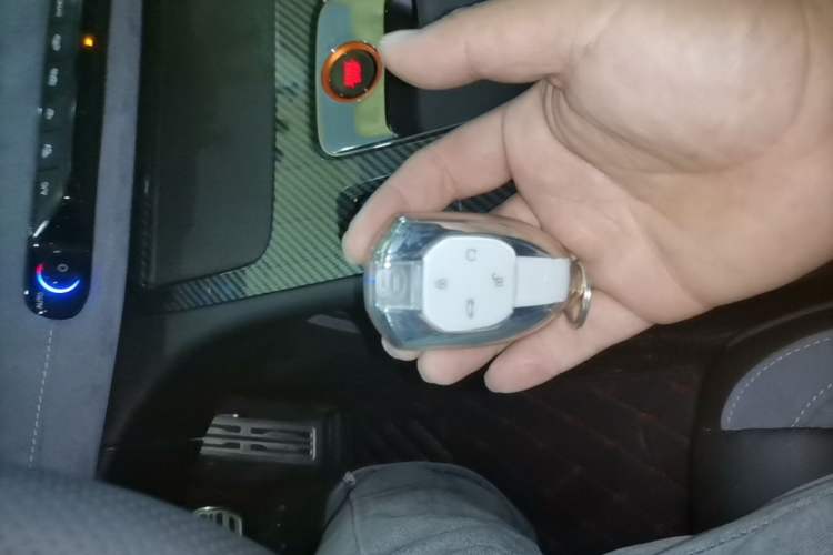 Used GAC Trumpchi EMPOW 2023 400T Automatic R PRO Vehicle Key