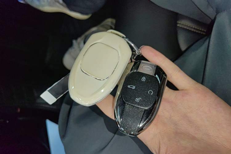 Used GAC Trumpchi EMPOW 2023 270T DCT J15 Version Vehicle Key