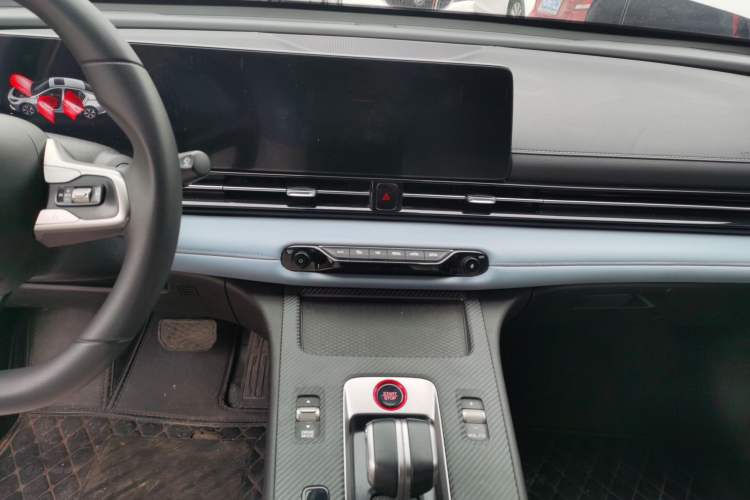 Used GAC Trumpchi EMPOW 2023 Shadow Leopard H High-Energy Hybrid Edition Audio And AC Panel