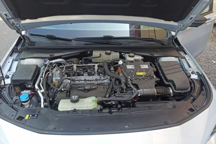 Used GAC Trumpchi EMPOW 2023 Shadow Leopard H Smart Hybrid Edition Engine Bay