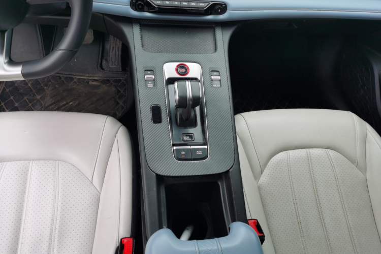 Used GAC Trumpchi EMPOW 2023 Shadow Leopard H High-Energy Hybrid Edition Gear Lever