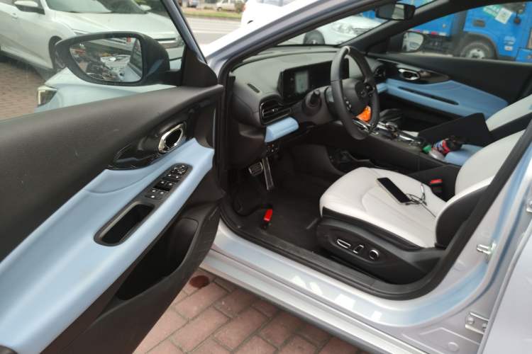 Used GAC Trumpchi EMPOW 2023 Shadow Leopard H Smart Hybrid Edition Interior 3