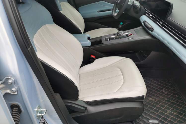 Used GAC Trumpchi EMPOW 2023 Shadow Leopard H High-Energy Hybrid Edition Right Front Seat