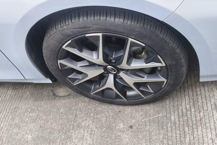 Used GAC Trumpchi EMPOW 2023 Shadow Leopard H Smart Hybrid Edition Right Front Wheel Hub