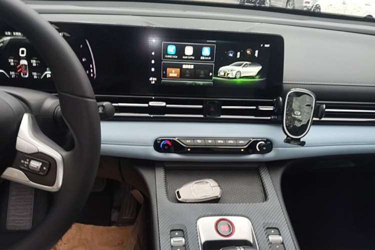 Used GAC Trumpchi EMPOW 2023 Shadow Leopard H High-Energy Hybrid Edition Audio And AC Panel