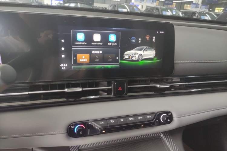 Used GAC Trumpchi EMPOW 2023 Shadow Leopard H High-Energy Hybrid Edition Audio And AC Panel