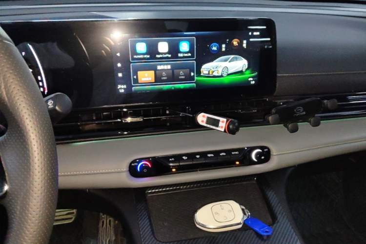 Used GAC Trumpchi EMPOW 2023 270T DCT J15 Version Audio And AC Panel