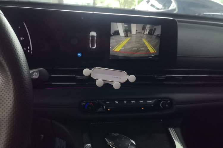 Used GAC Trumpchi EMPOW 2023 270T DCT J15 Version Audio And AC Panel